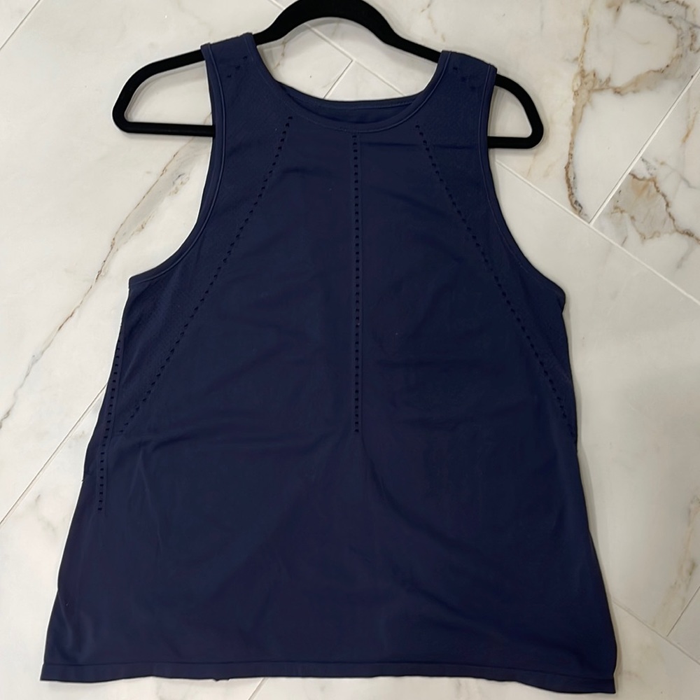 Athleta Foothills seamless tank in dark navy blue, size M